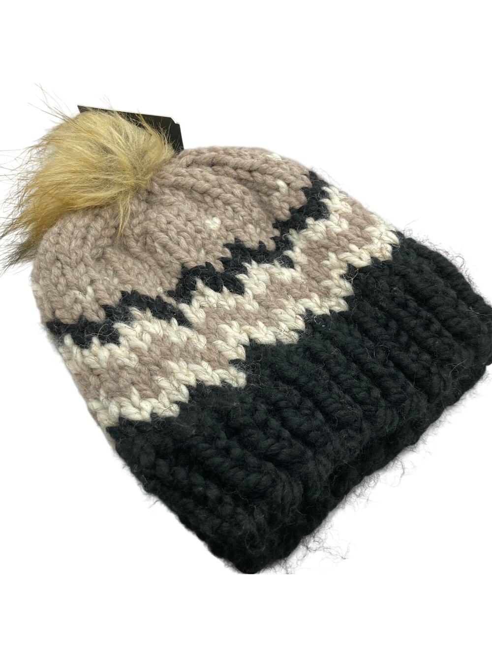 NWT Artisan Black & Tan Geo Chunky Knit Pompom Beanie Adult OS Ski Outdoor